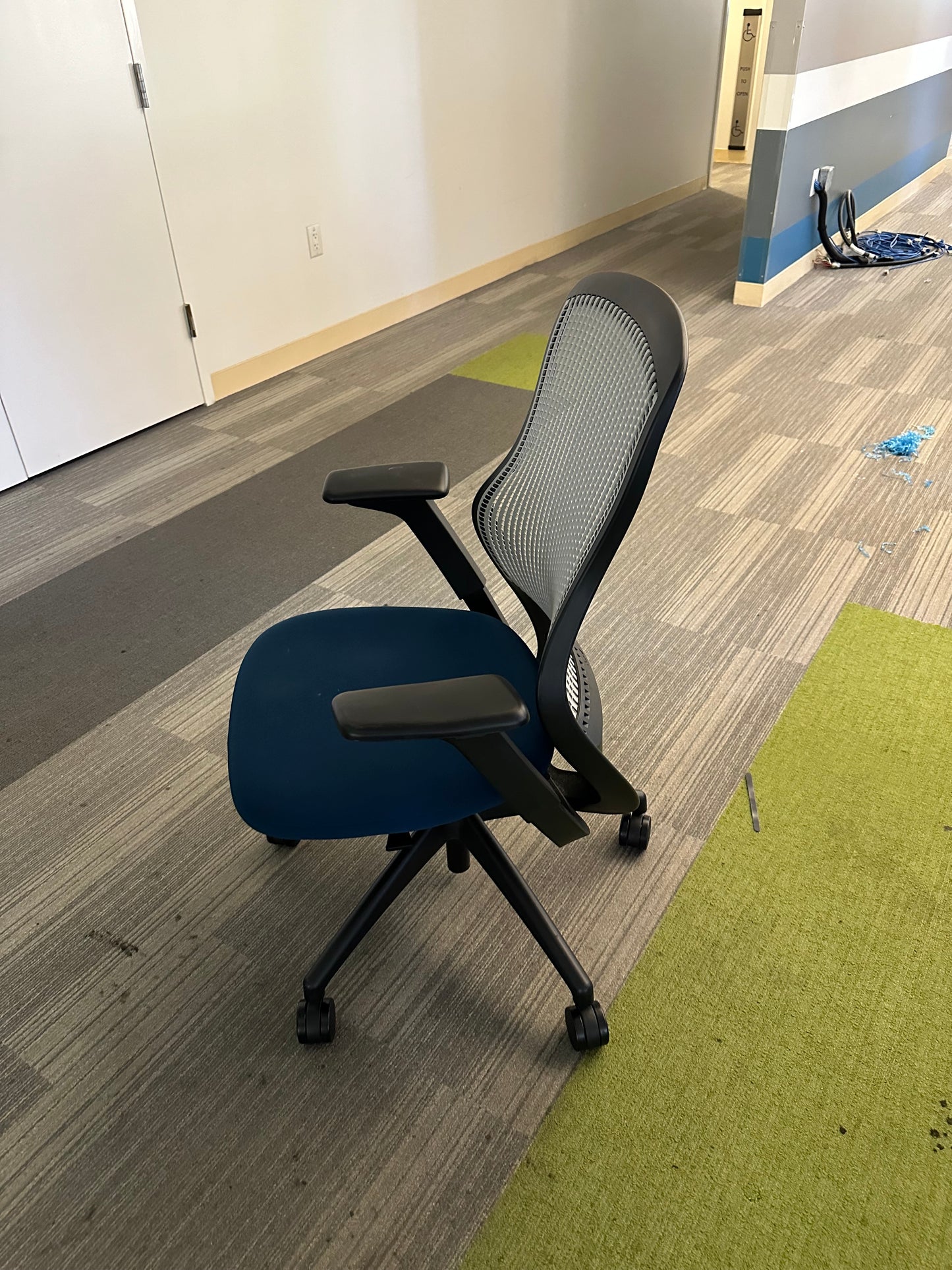 Knoll regeneration office chairs