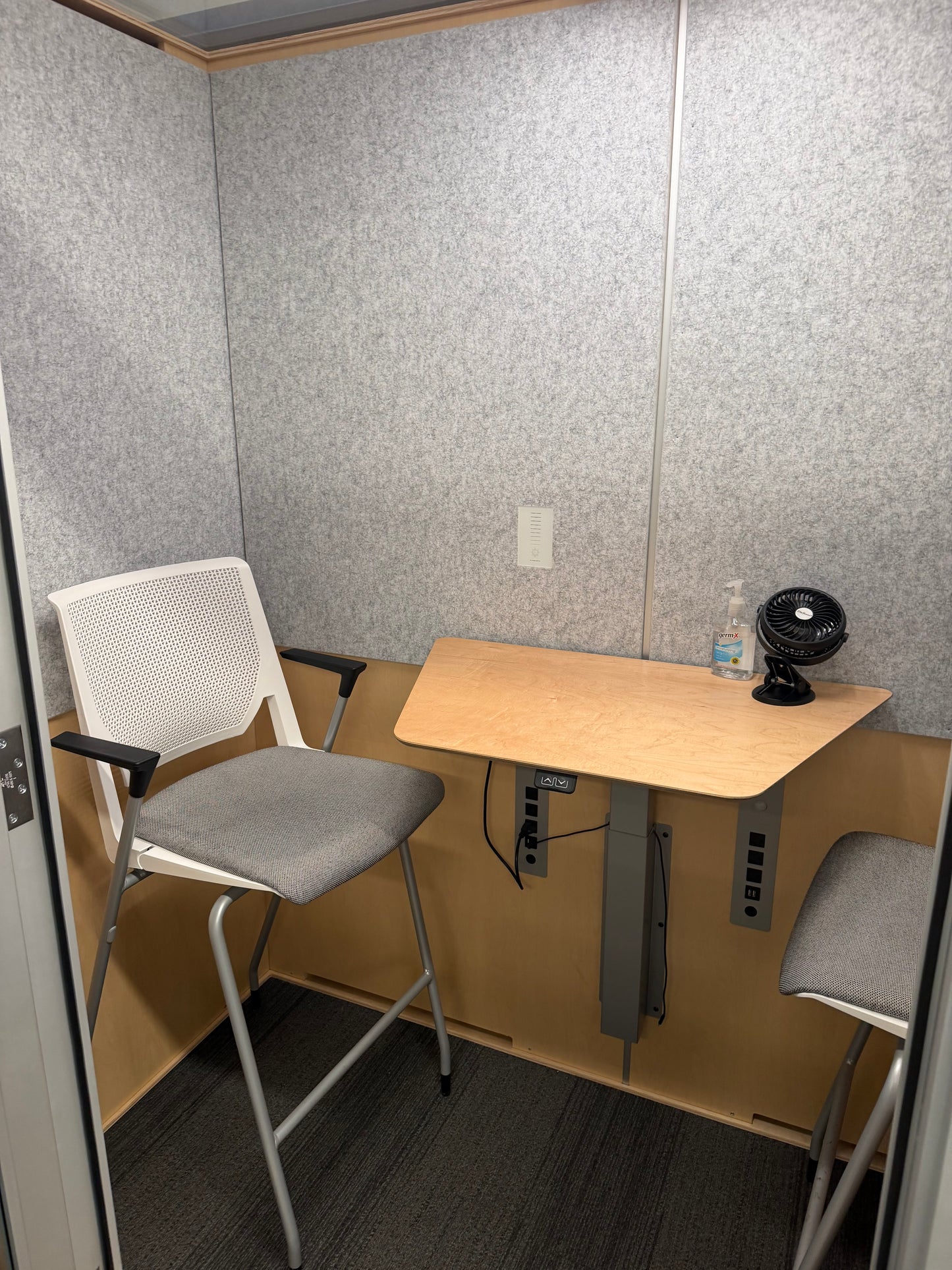 Zen booth double person meeting booth