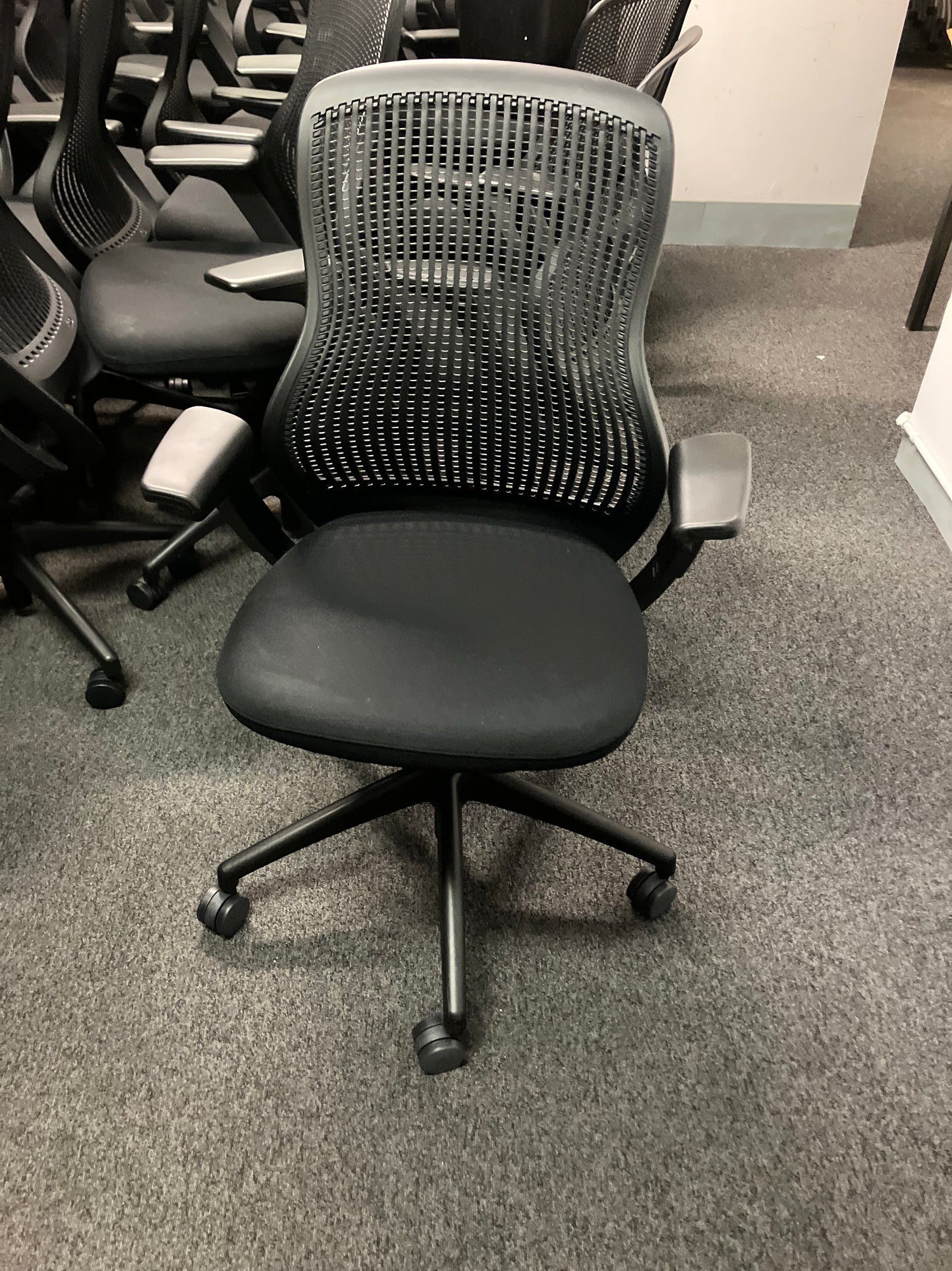 Knoll regeneration chairs in black