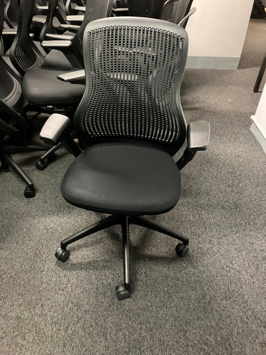 Knoll regeneration chairs in black