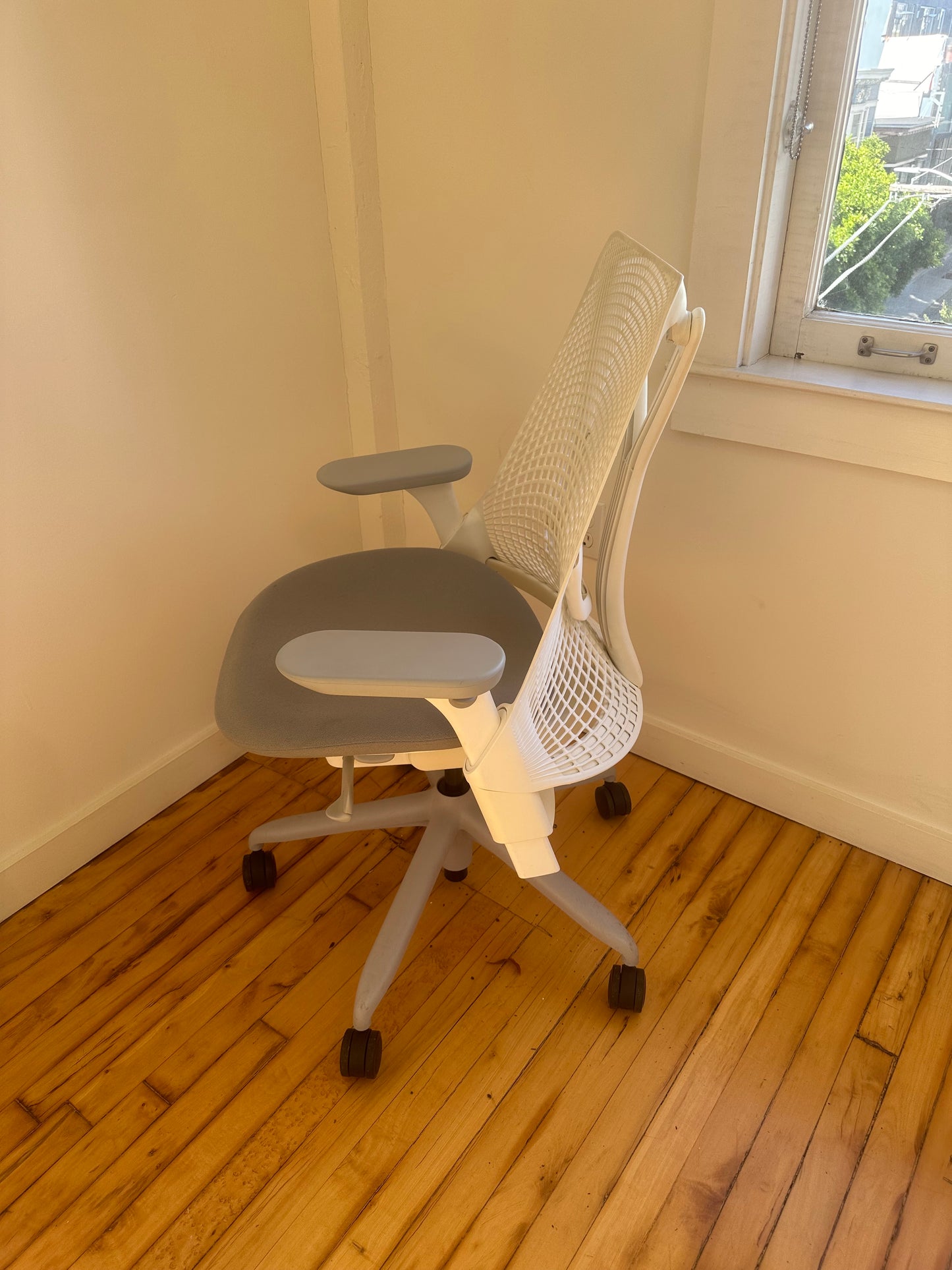 Herman Miller Sayl chairs white with gray seat fully adjustable gray base