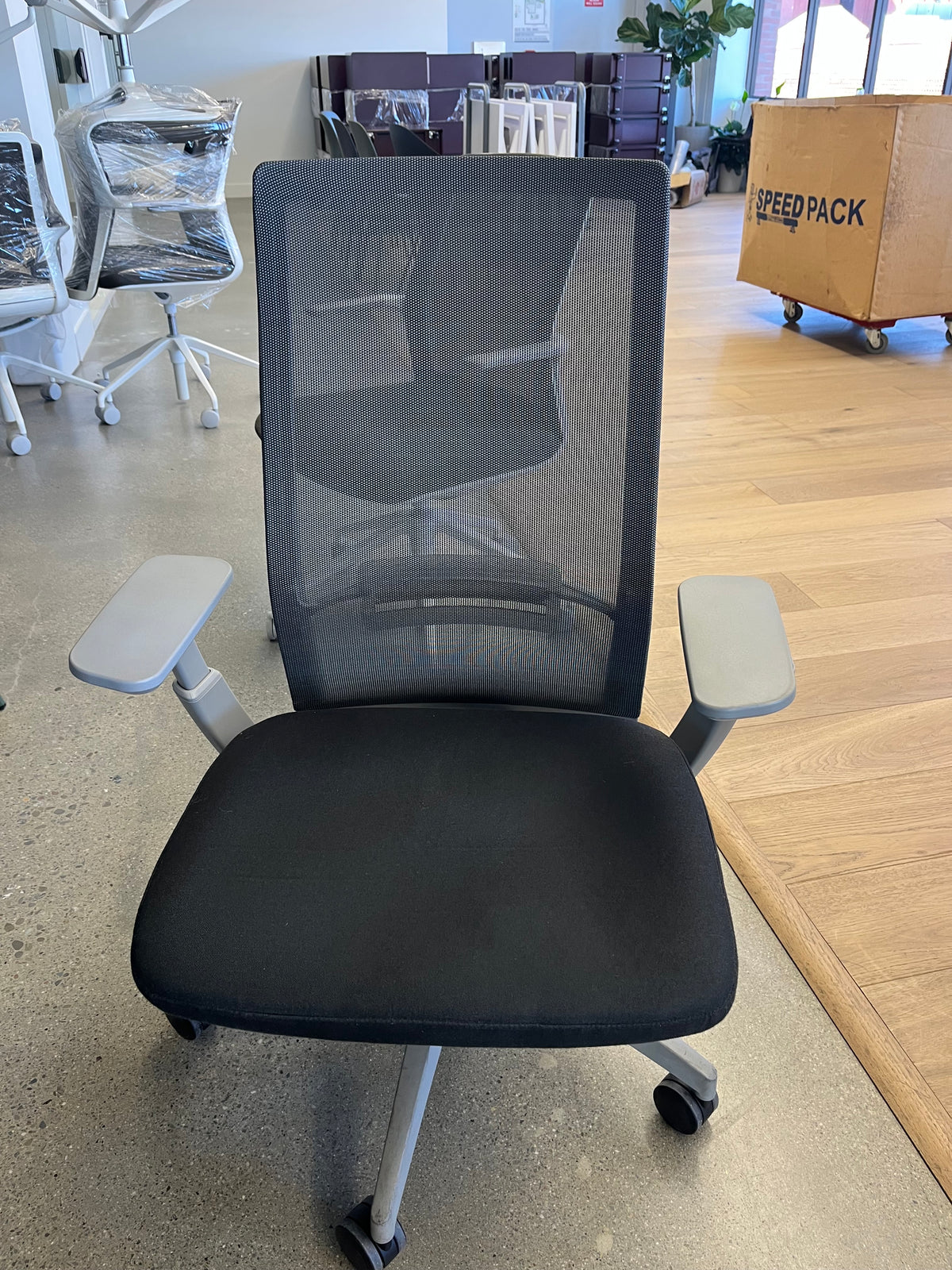 Gray mesh ergonomic office chairs fully adjustable