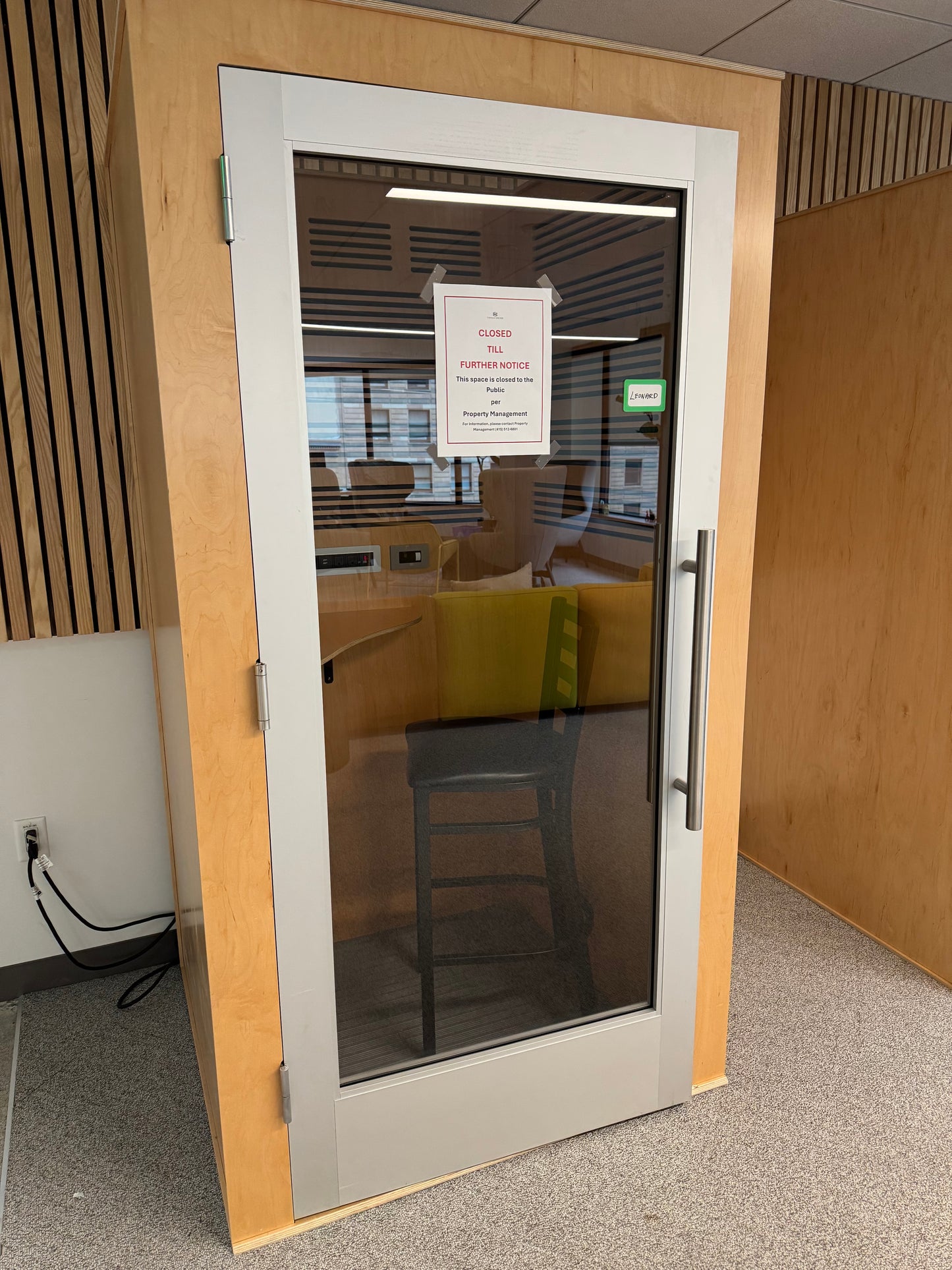 Zen booth single phone booth
