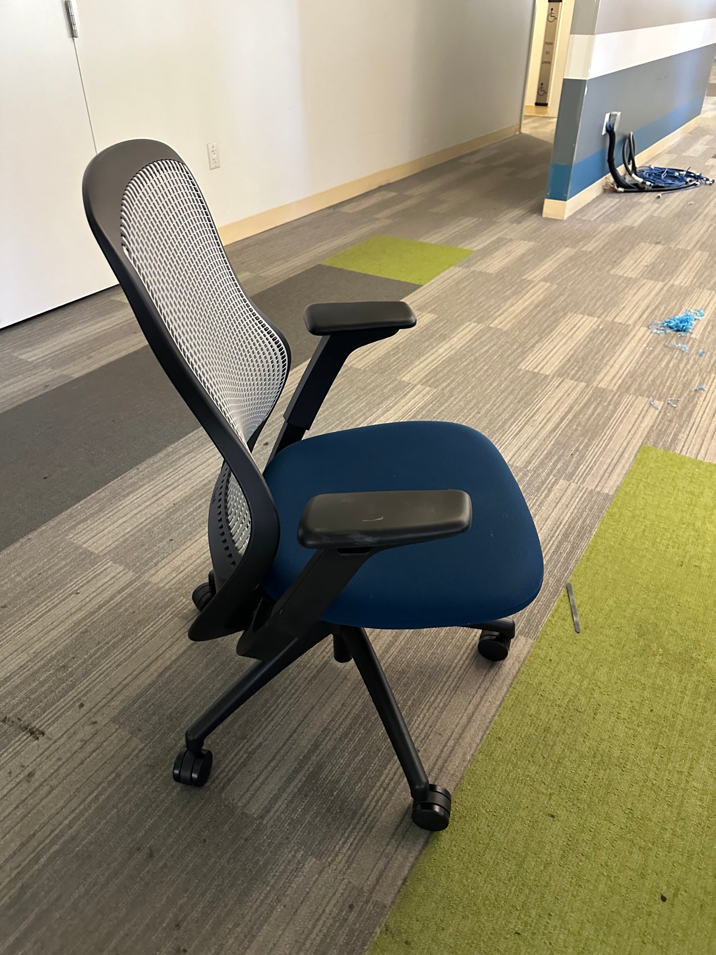 Knoll regeneration office chairs