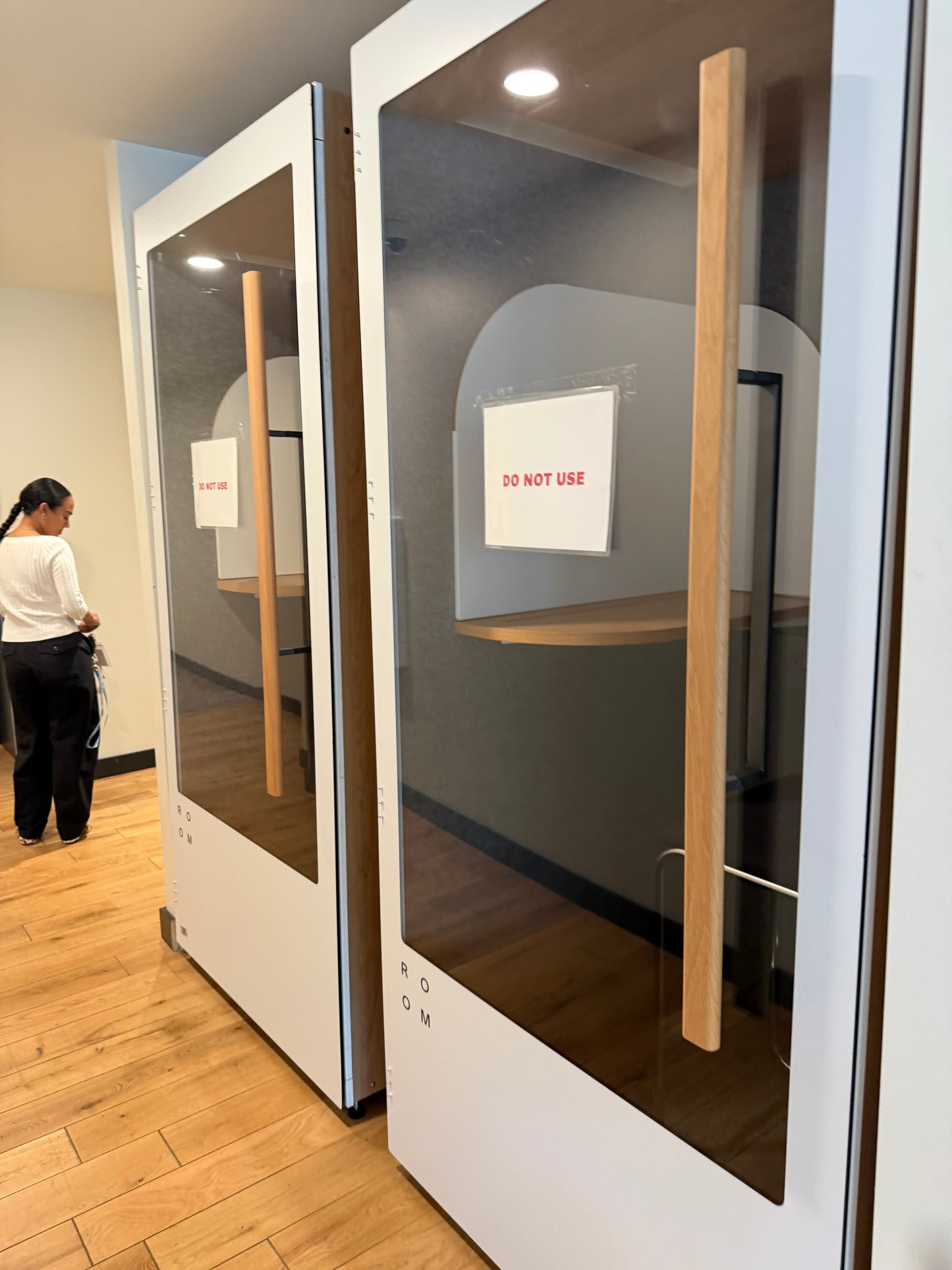 Room single phone booths
