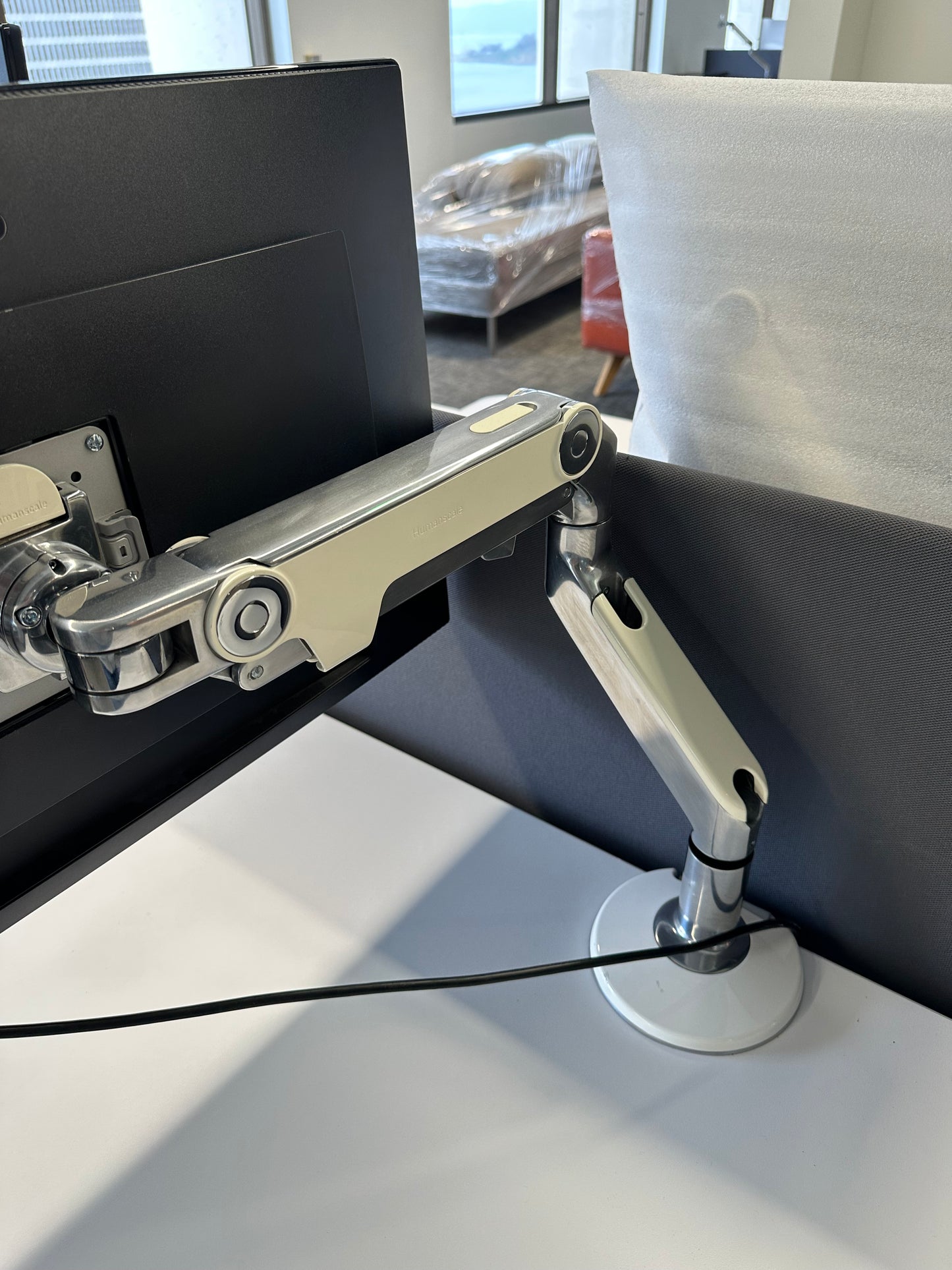 Humanscale adjustable single monitor arms