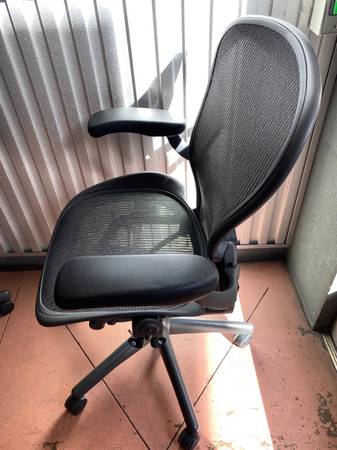 Herman Miller Aeron chair size B fully refurbished (Black)