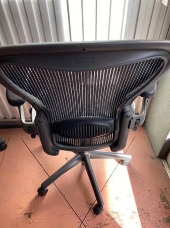 Herman Miller Aeron chair size B fully refurbished (Black)