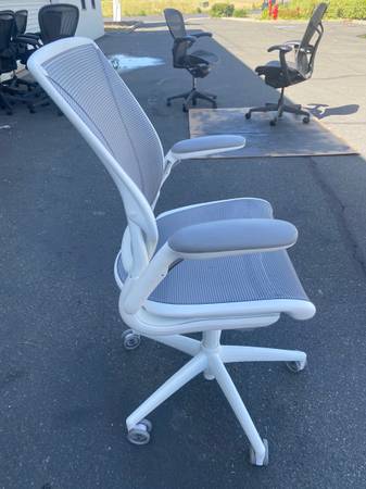 Humanscale Different World office chair