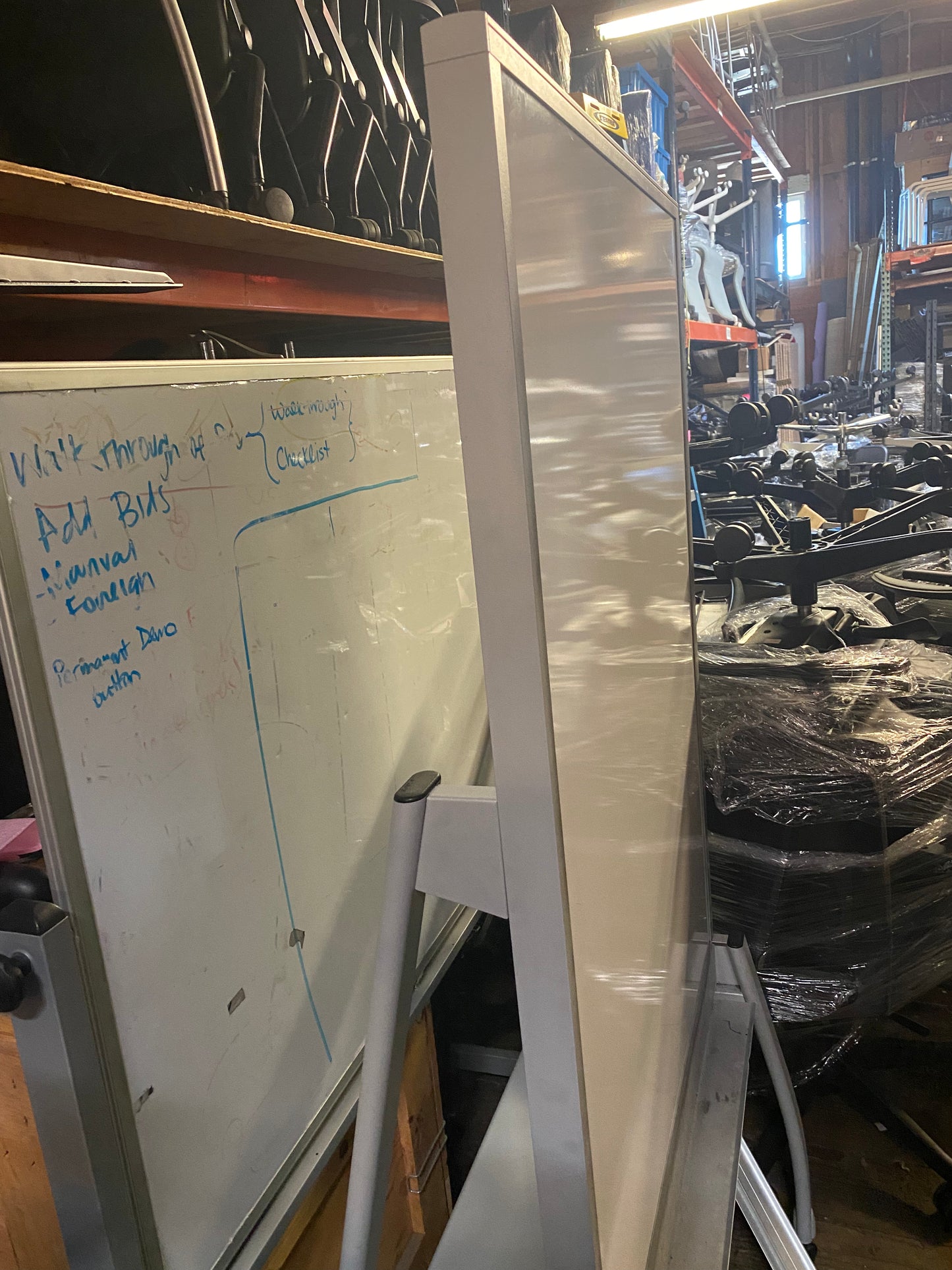 Rolling whiteboard