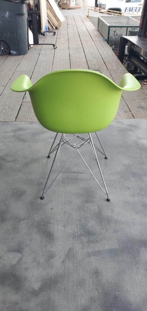 Eggshell bucket chairs (green)