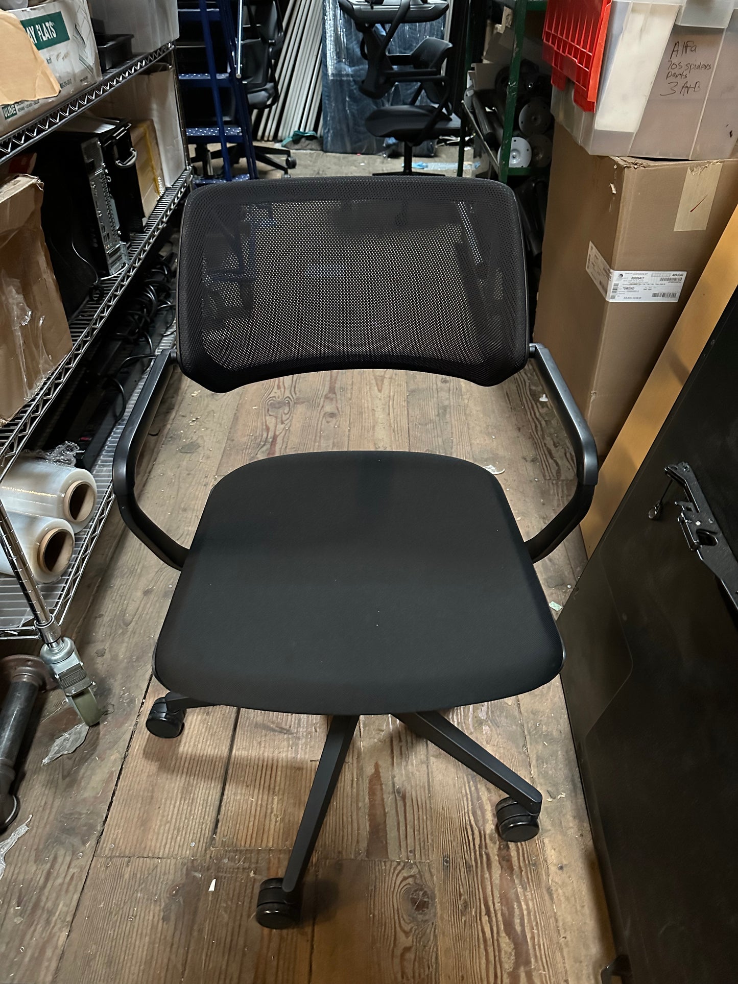 Steelcase Qivi office chairs in black