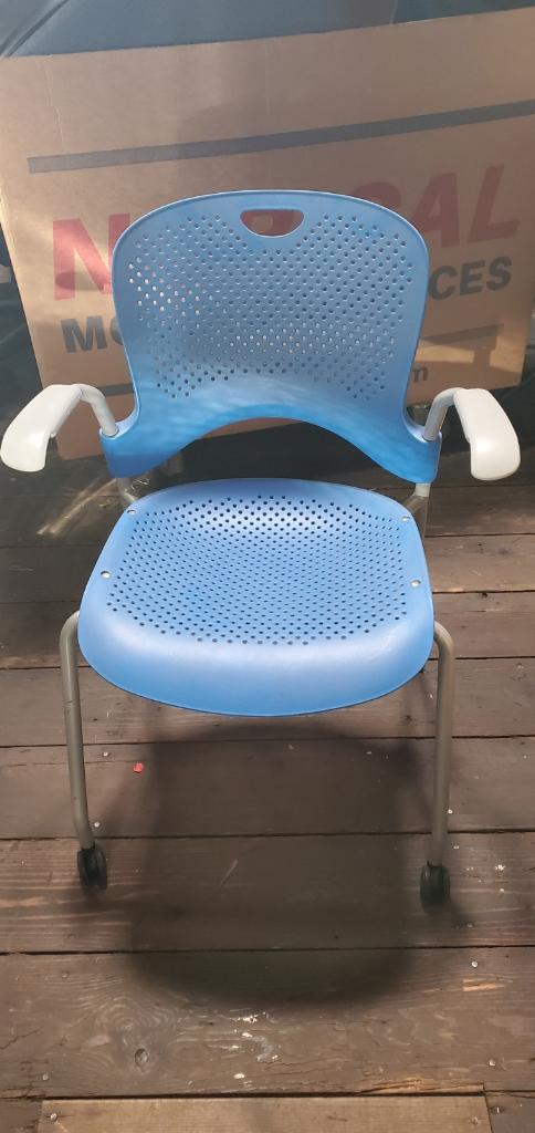 Herman Miller plastic Caper chair (Blue)