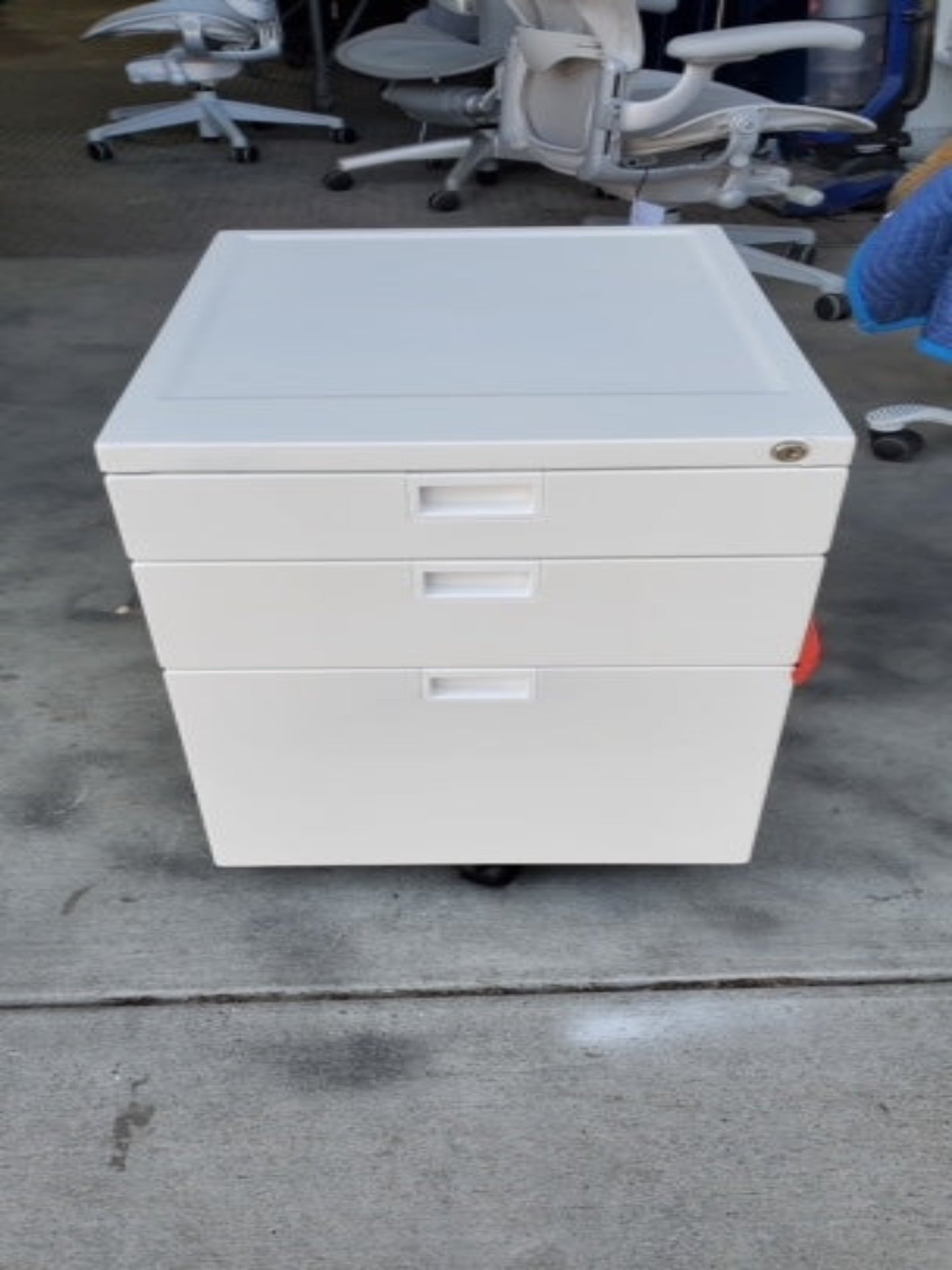 Fully brand (Silver) rolling pedestal file cabinet