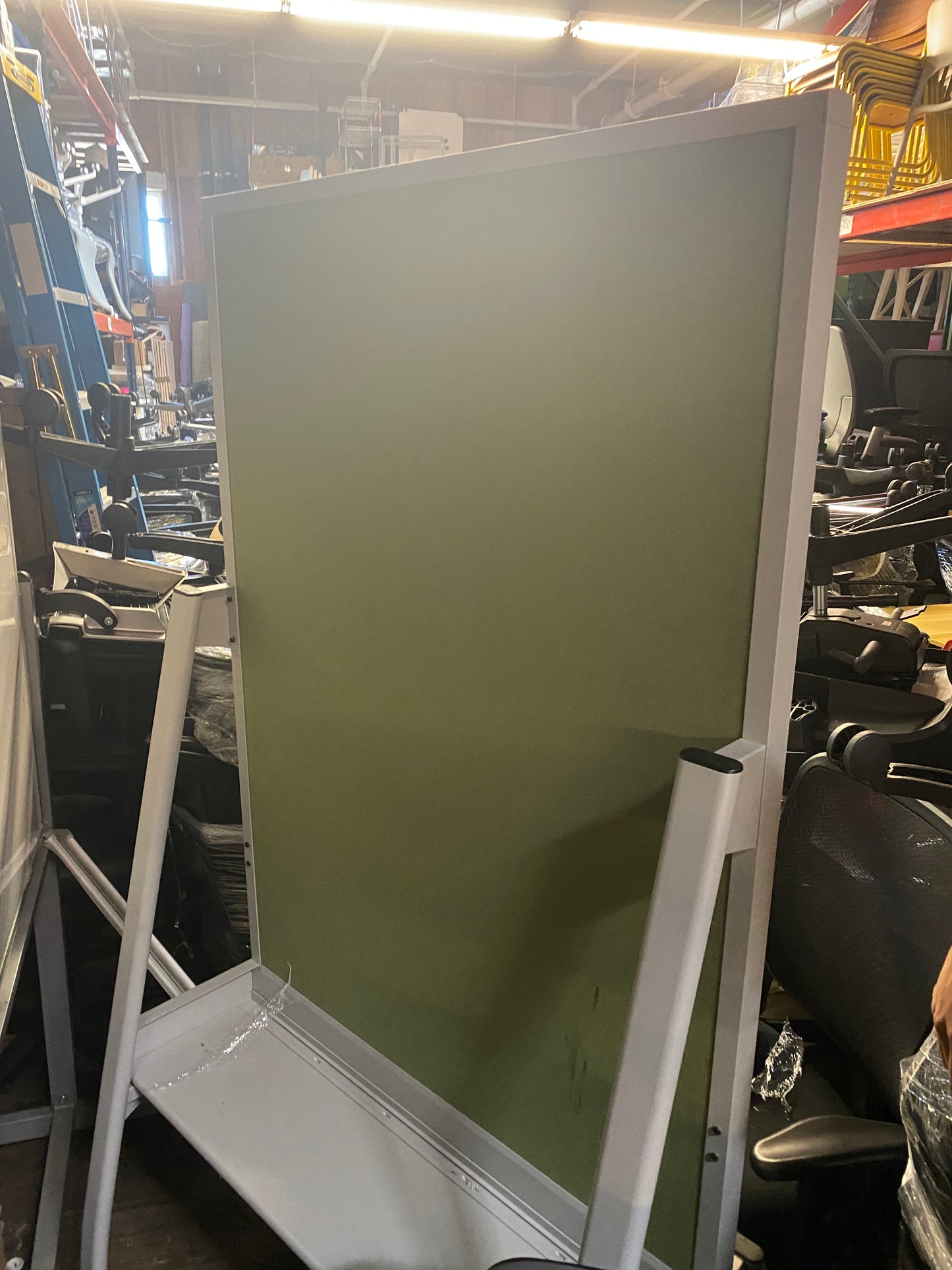Rolling whiteboard