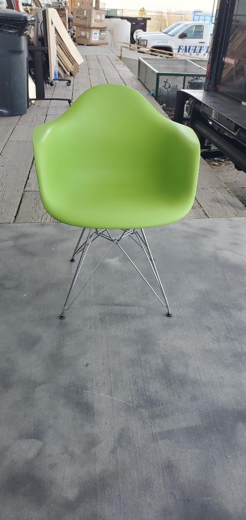 Eggshell bucket chairs (green)